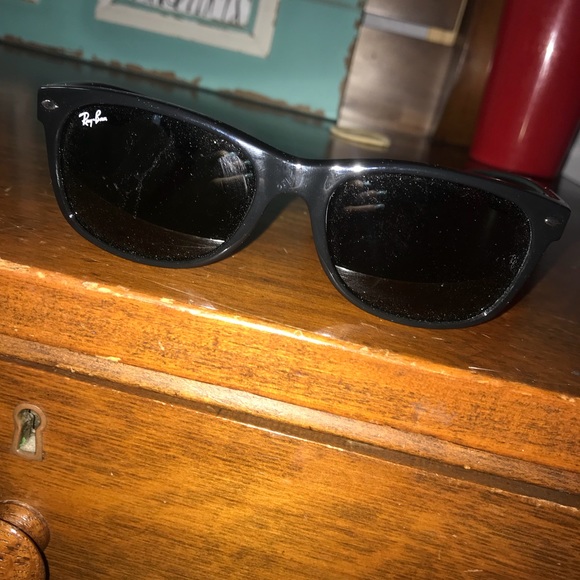 Ray-Ban New Wayfarer - Picture 1 of 3